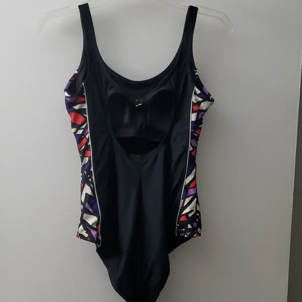 One piece black bathing suit - Picture 2 of 4